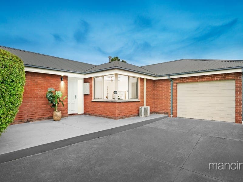 10 Chorley Avenue, Altona