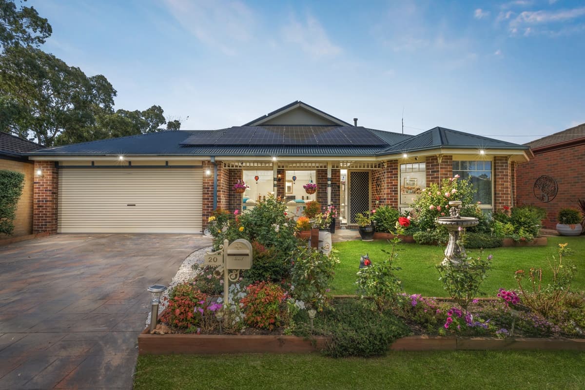 20 Captain Cook Close