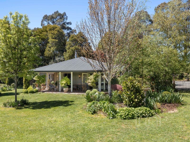 2 High Street, Trentham