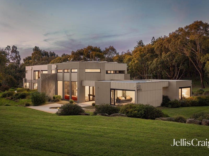 19 Pyrenees Vista Close, Invermay