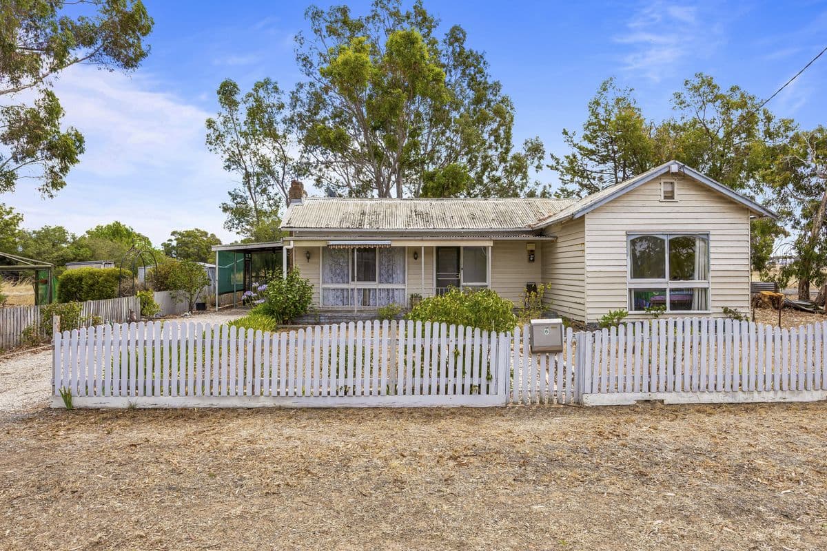 6 Walkerville Street