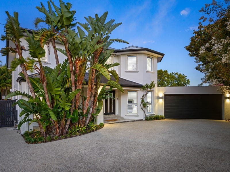 4 Hillcroft Avenue, Hampton