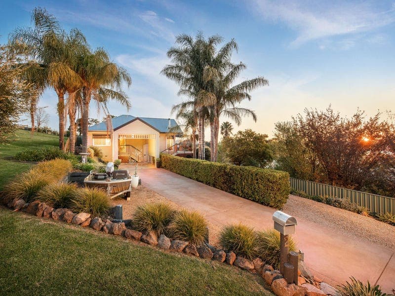 2 Spy Court, Bellbridge