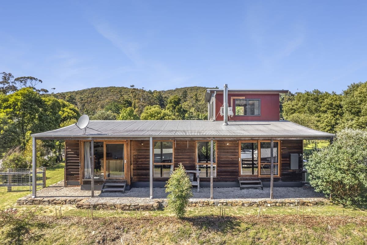 106 Golden Point Road