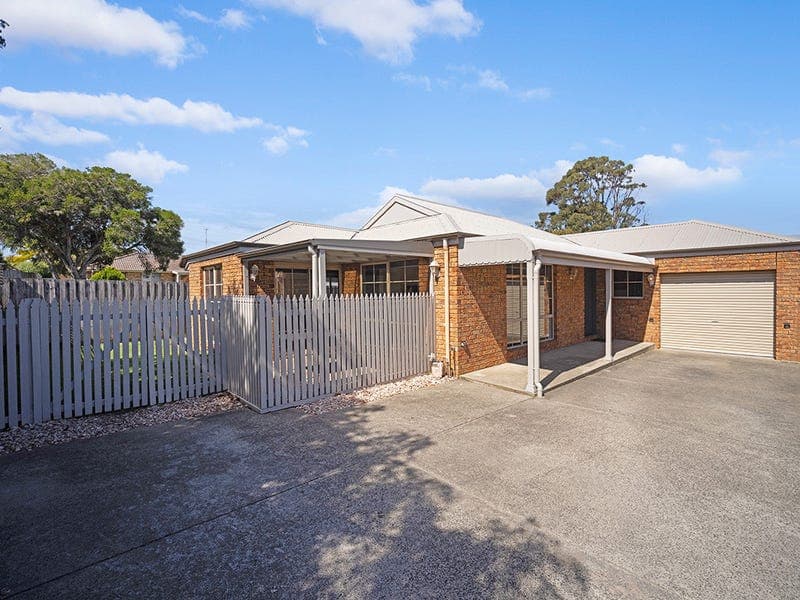2/22 Loyola Avenue, Warrnambool