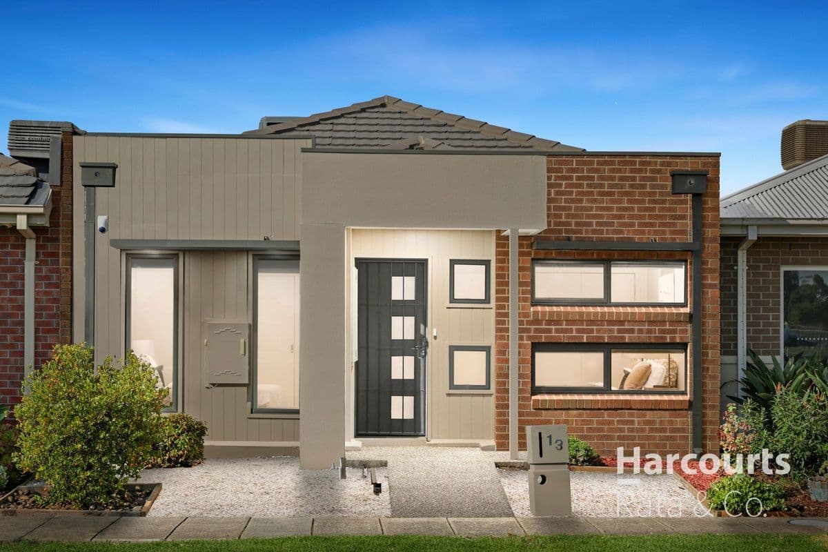 13 Hickory Place
