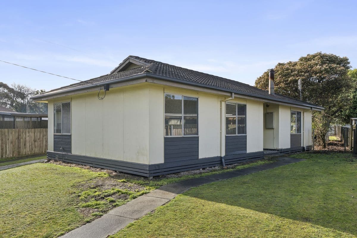 7 Nowra Court