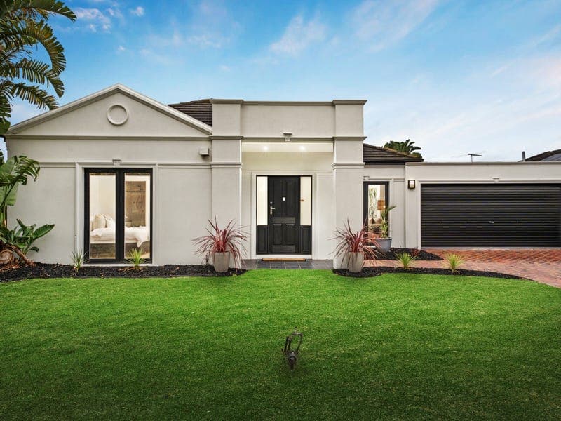 11 The Parkway, Patterson Lakes