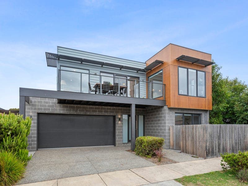 8 Yallock Circuit, Torquay