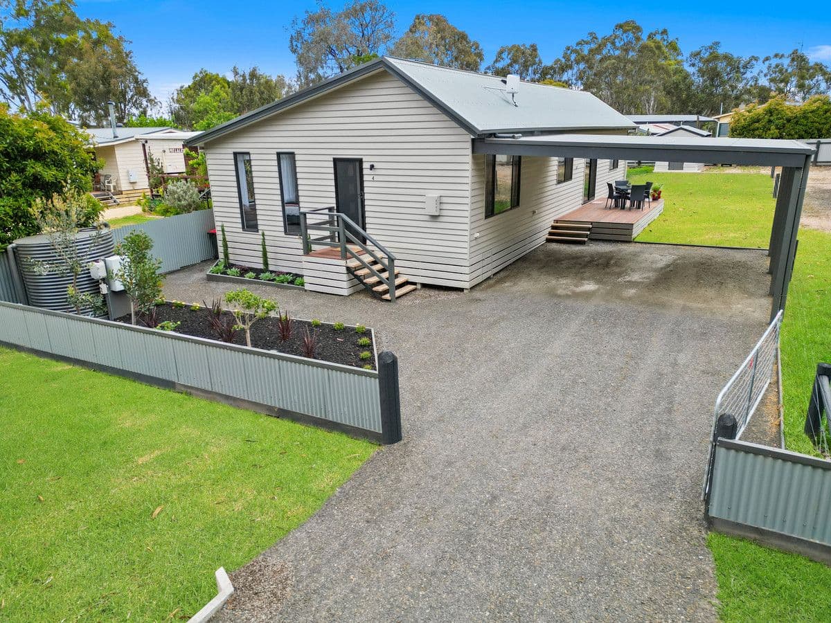 4 Tamboritha Terrace