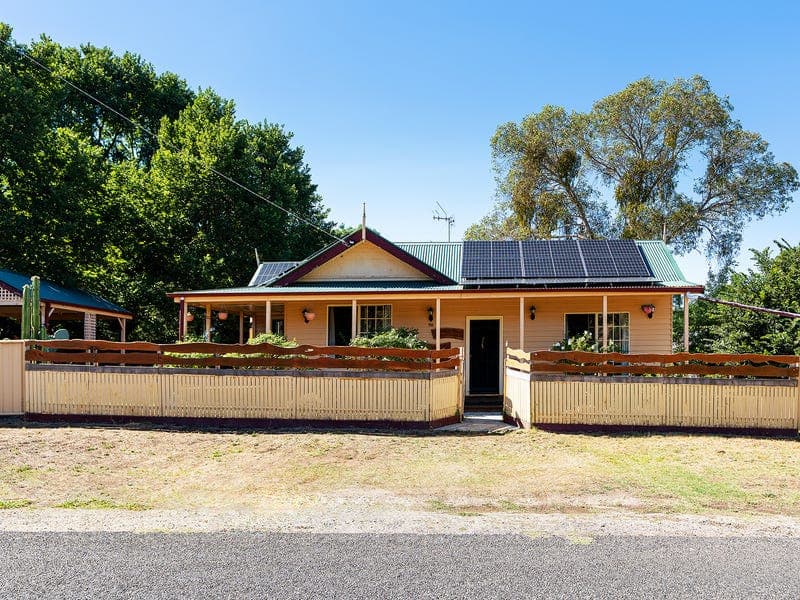 88 Vaughan Springs Road, Yapeen