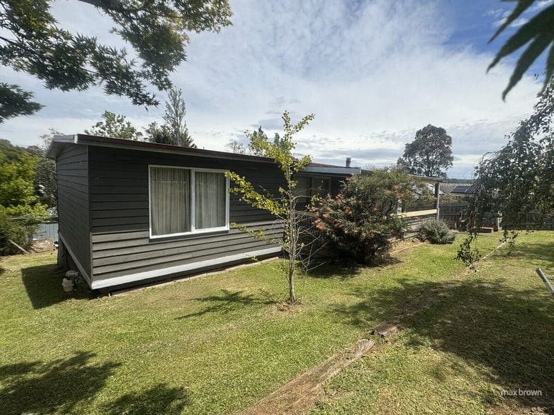 44 English Street, Seville