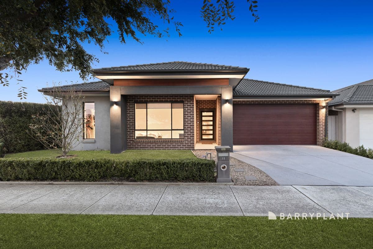 21 Park Central Avenue