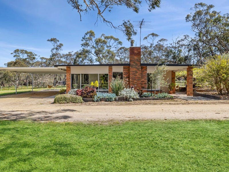 205 Loutitt Bay Road, Freshwater Creek