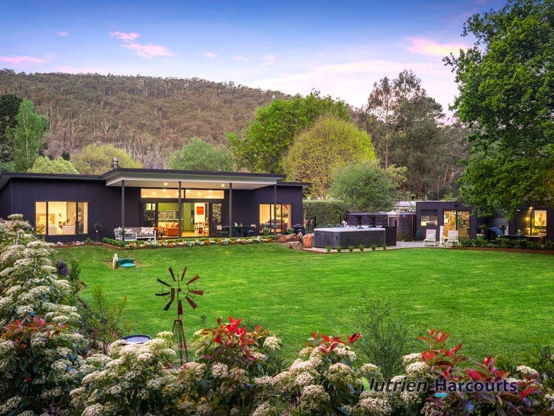 19 Riverside Crescent, Flowerdale