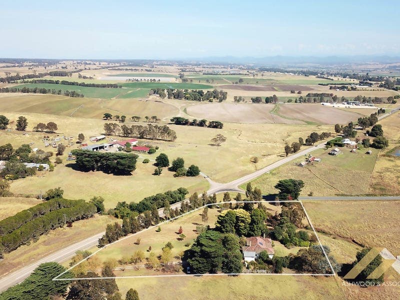 890 Bairnsdale-Dargo Rd