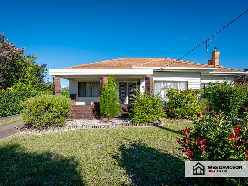 13 Wilmoth Avenue, Horsham