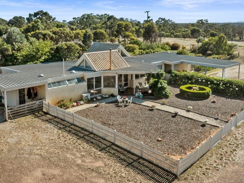 115 Cowles Road, Northwood