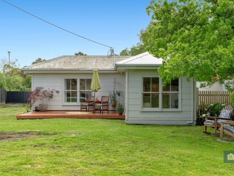 14 Main Street, Birregurra