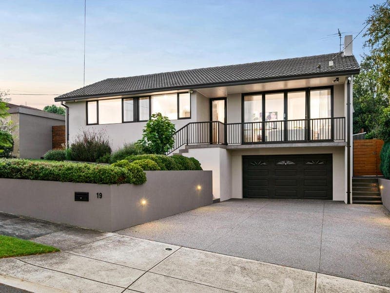 19 Sevenoaks Avenue, Heidelberg