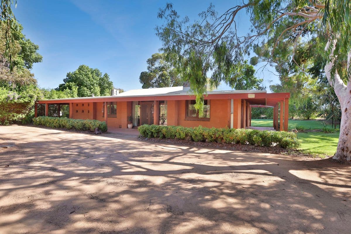 86 George Irwin Road