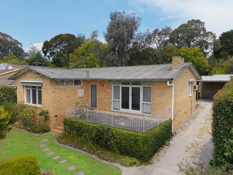 14 Wynyard Crescent, Balwyn North