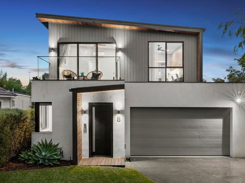 8 Alexander Street, Mitcham