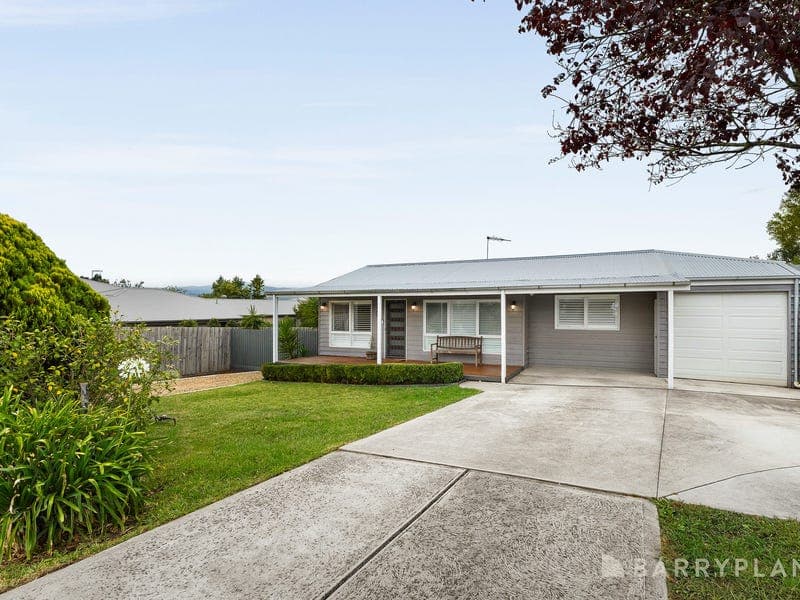 24 Sayle Street, Yarra Glen