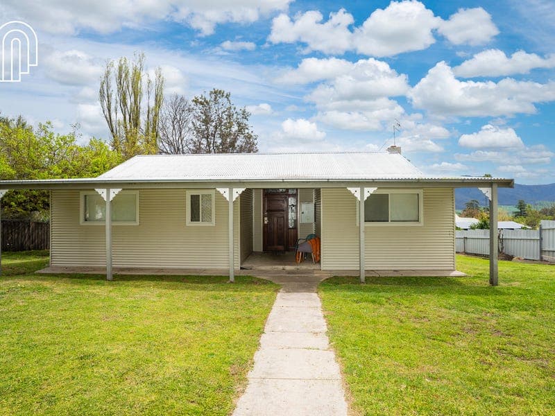 11 Younghusband Street, Corryong