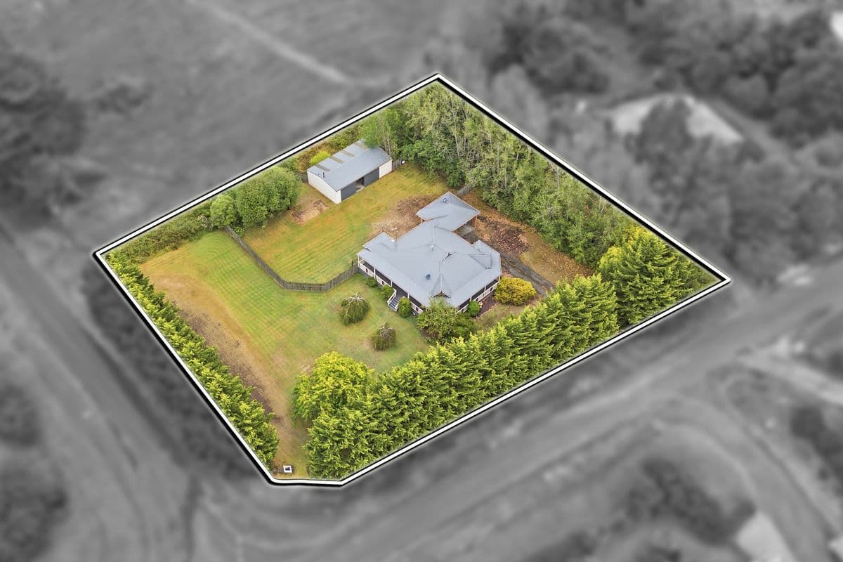 1 Roberts Road