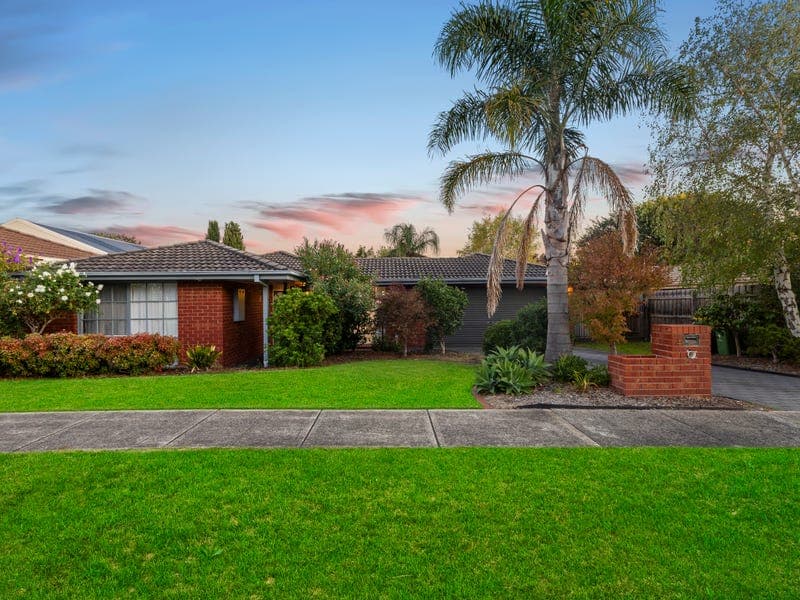 4 Aristotle Court, Narre Warren