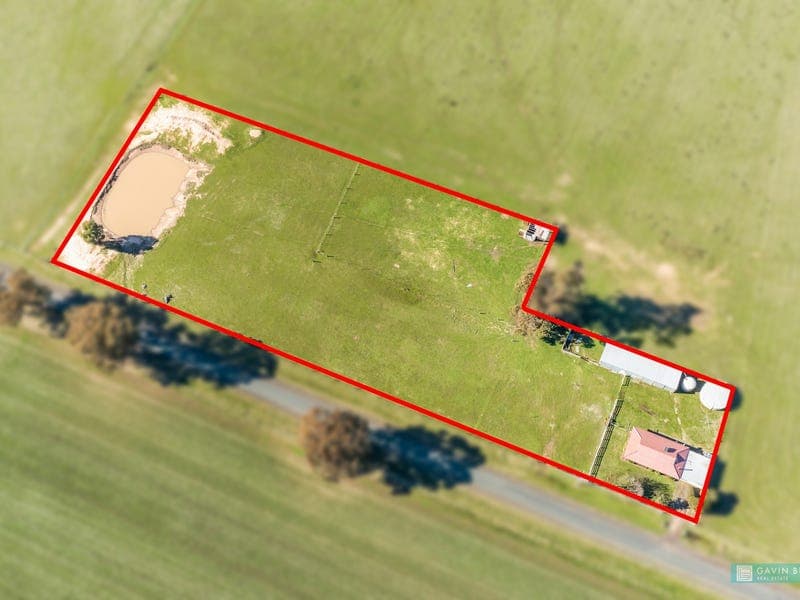 290 Clays Road, Bagshot North