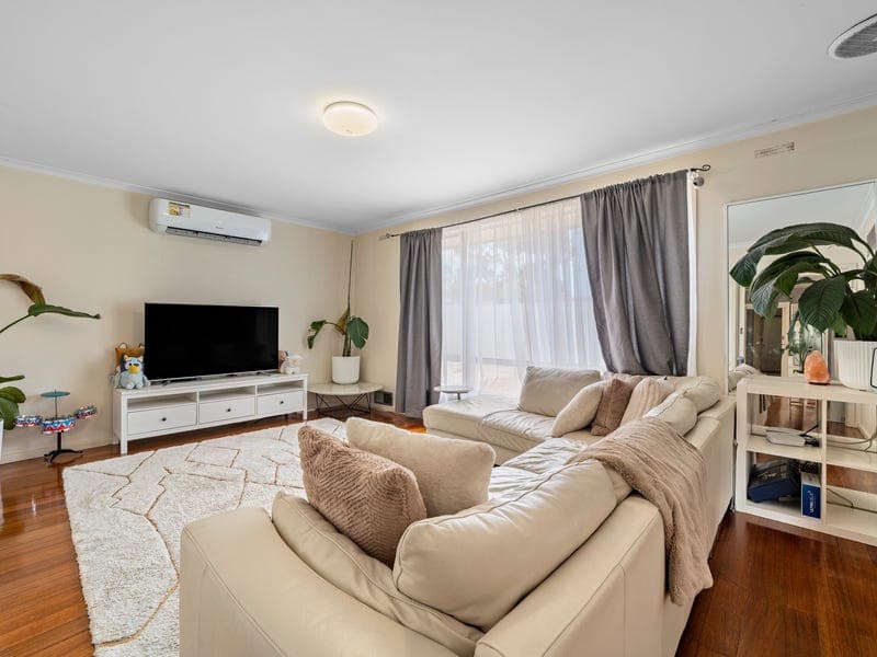 33 Kingston Road, Heatherton