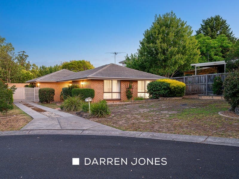 8 Solway Court, St Helena