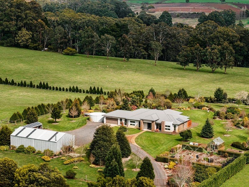 94 South Lyonville Road, Lyonville