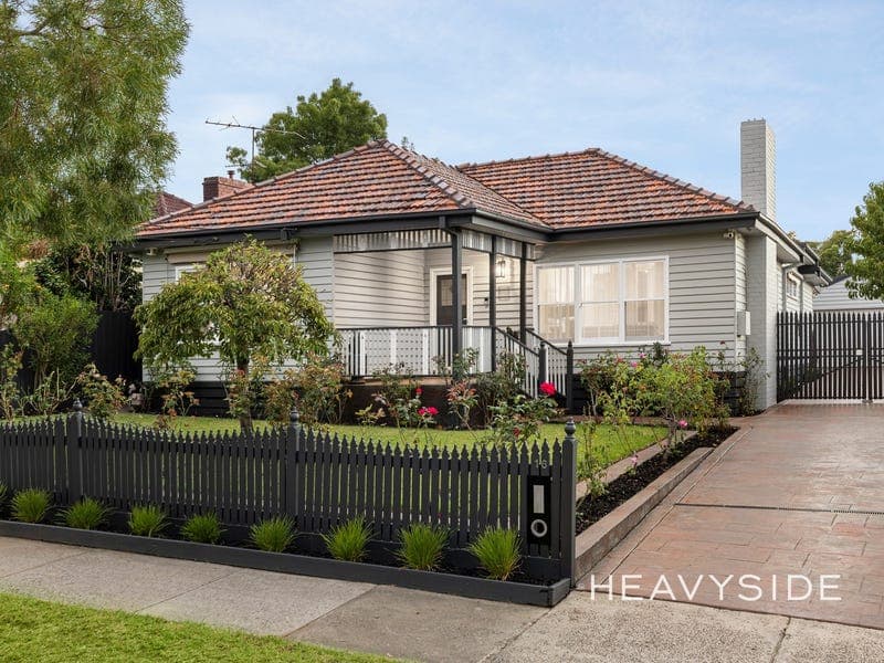 16 Moona Street, Burwood East
