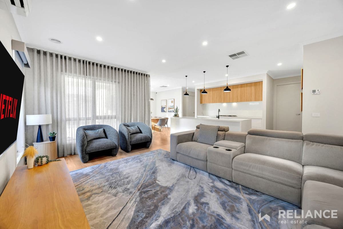 72 Voyager Boulevard