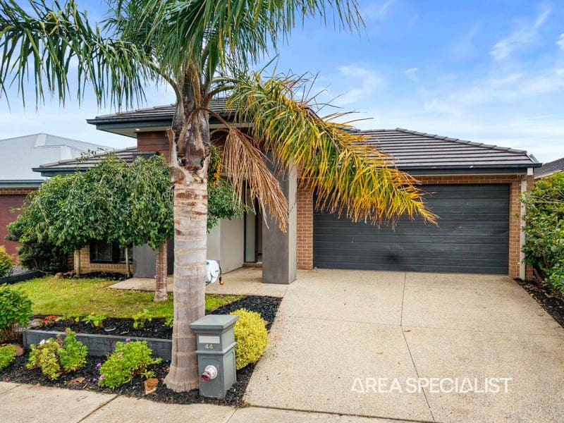 44 Strettle Crescent, Cranbourne North