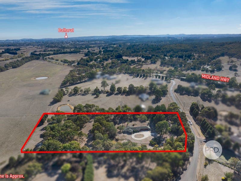 8 McDougall Drive, Magpie