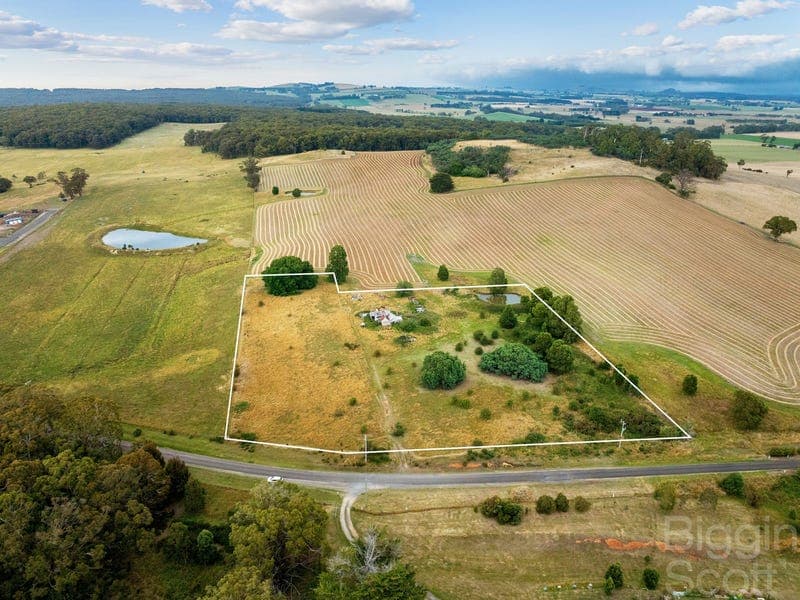 100 Dean Barkstead Road