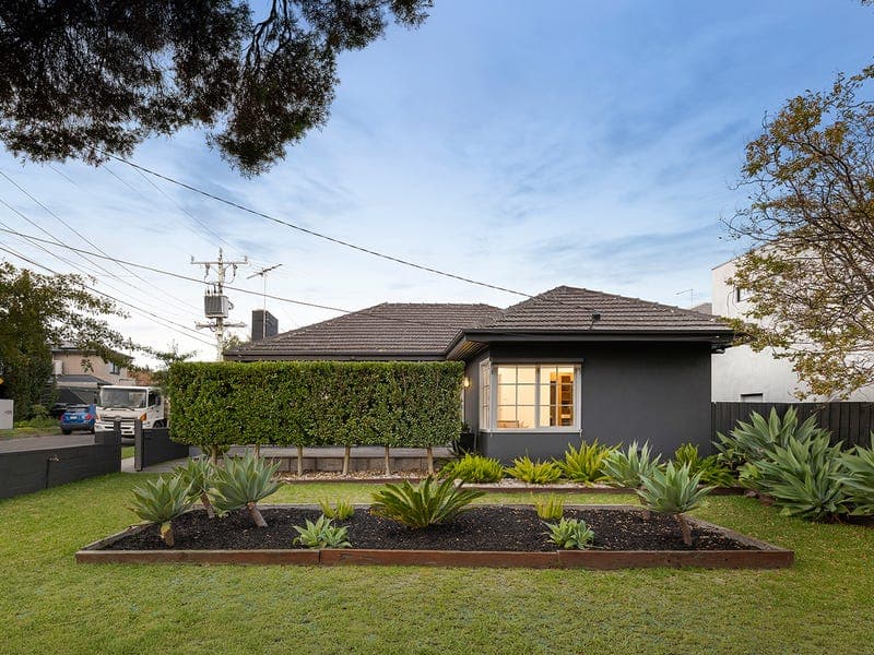 18 Dromana Avenue