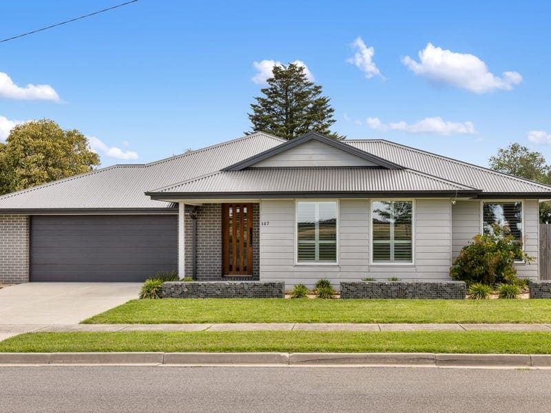 147-149 High Street, Learmonth