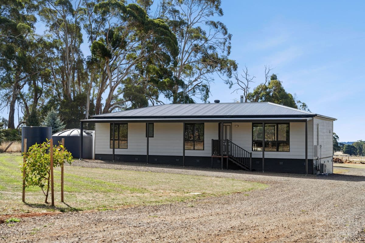 61 Coomoora School Road