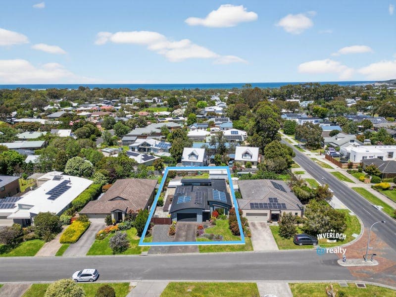 8 Royal Parade, Inverloch