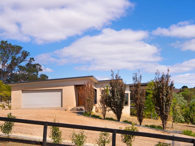 738 North Harcourt Road, Sedgwick