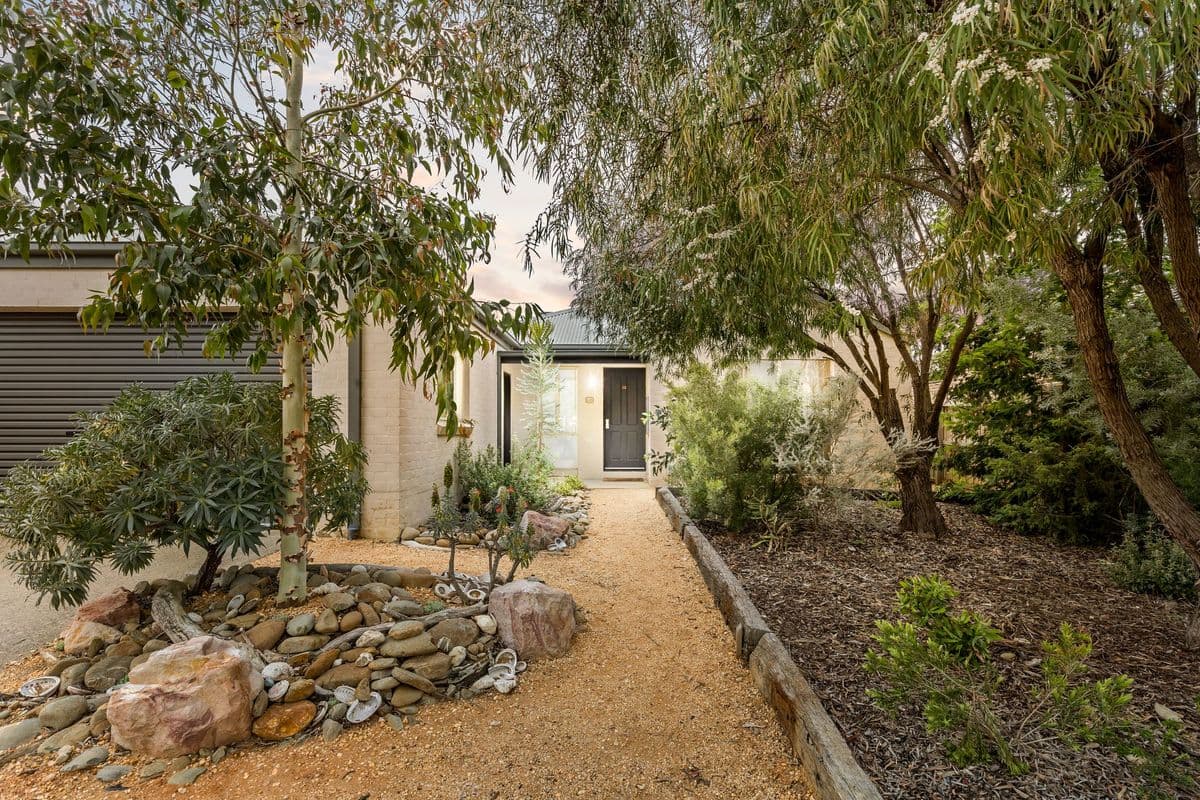 22 Daintree Way