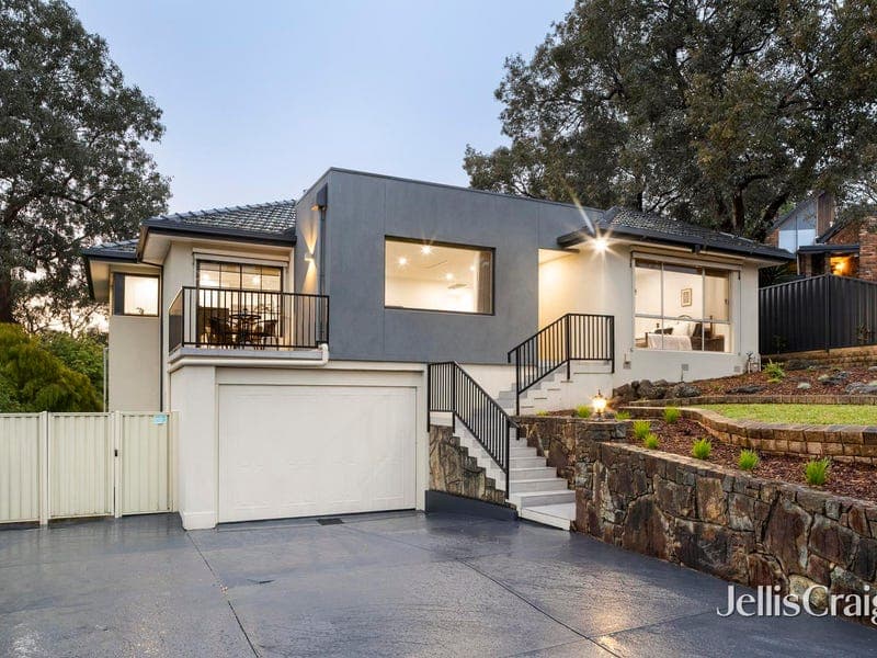 11 Outlook Crescent, Briar Hill