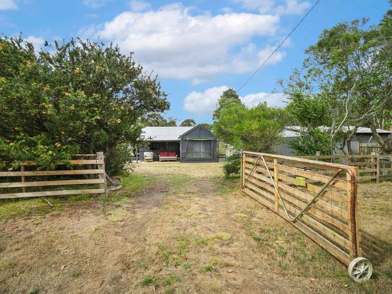 8 Grandmas Road, Staffordshire Reef