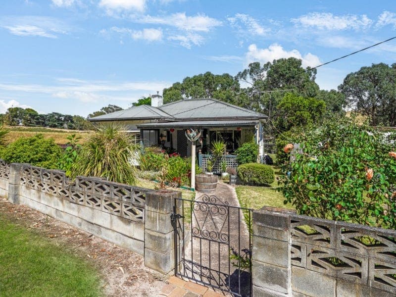 4207 Portland-Casterton Road, Merino