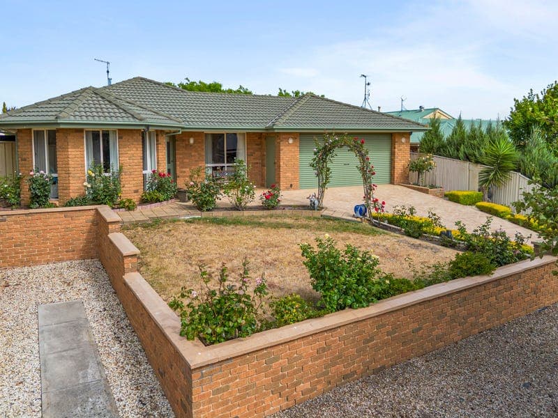 15 Simone Street, Kilmore